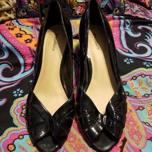 Black vintage look heels